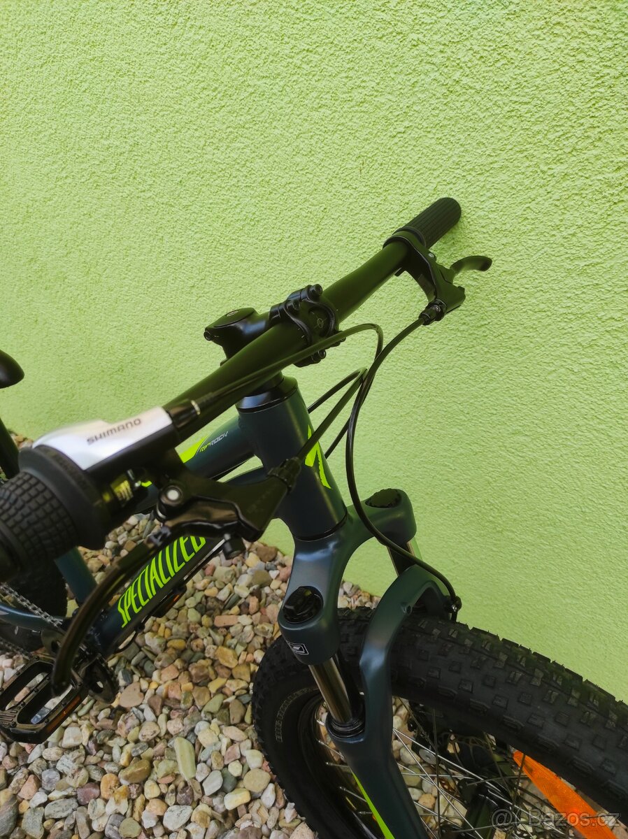 Značkové dětské kolo SPECIALIZED 20" (RIPROCK) - 2