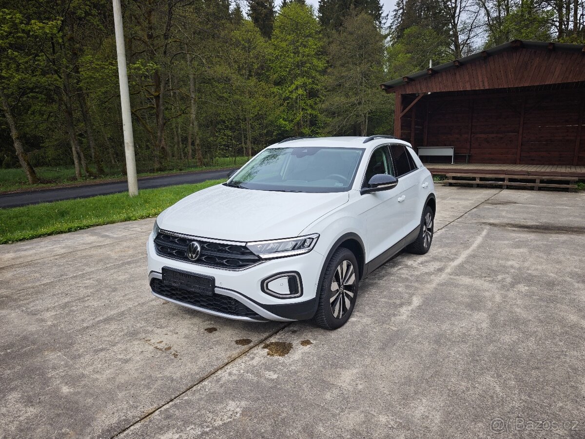 VOLKWAGEN T-ROC 1,5 Tsi v záruce - 2