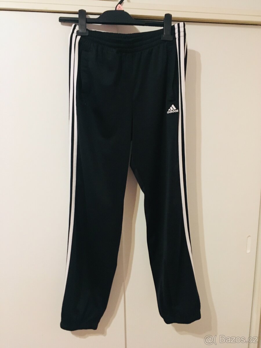 Dámské černé tepláky Adidas - 2