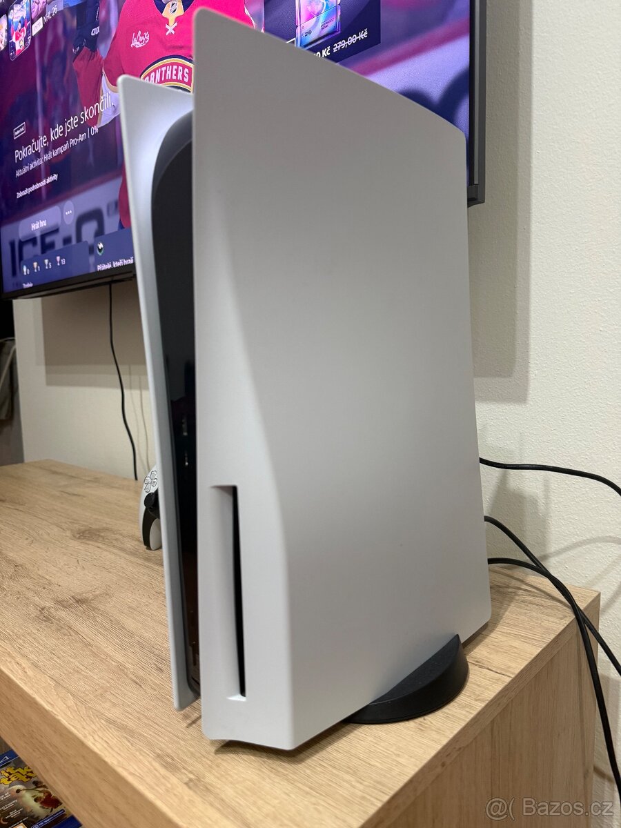 PS5 s mechanikou + 2 ovladače - 2