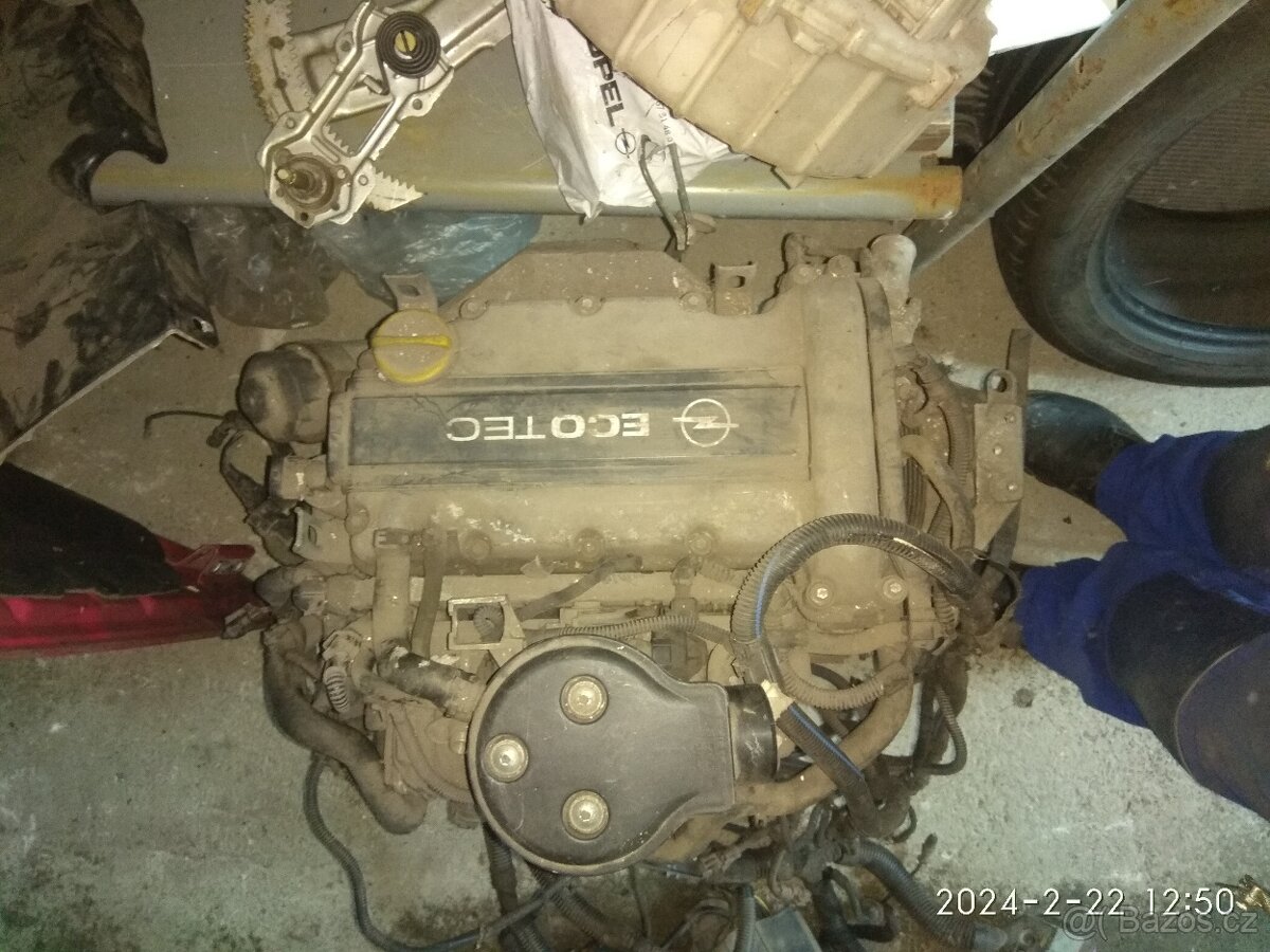 Prodám na Opel Corsa astra motor - 2