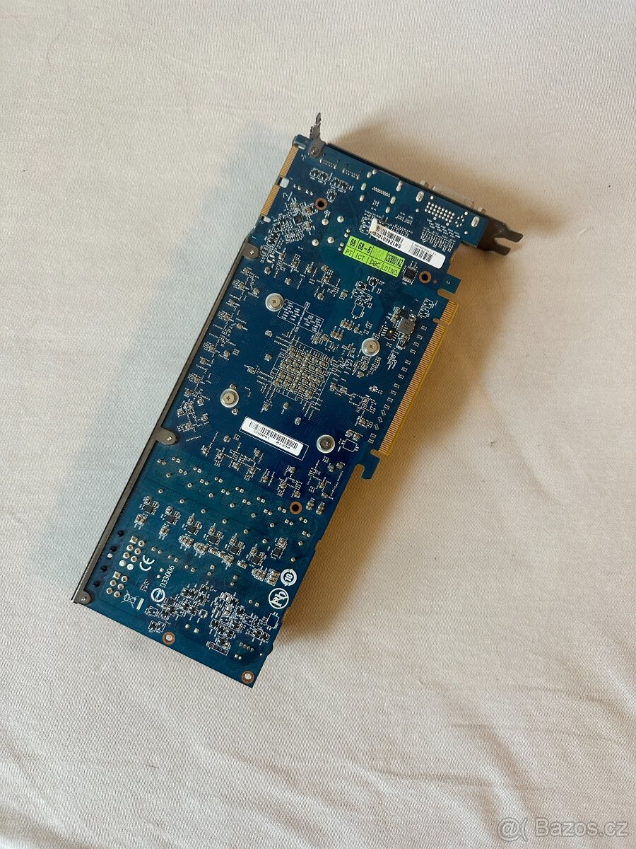 Grafická karta (Gigabite Radeon HD 7950 WindForce 3X) - 2