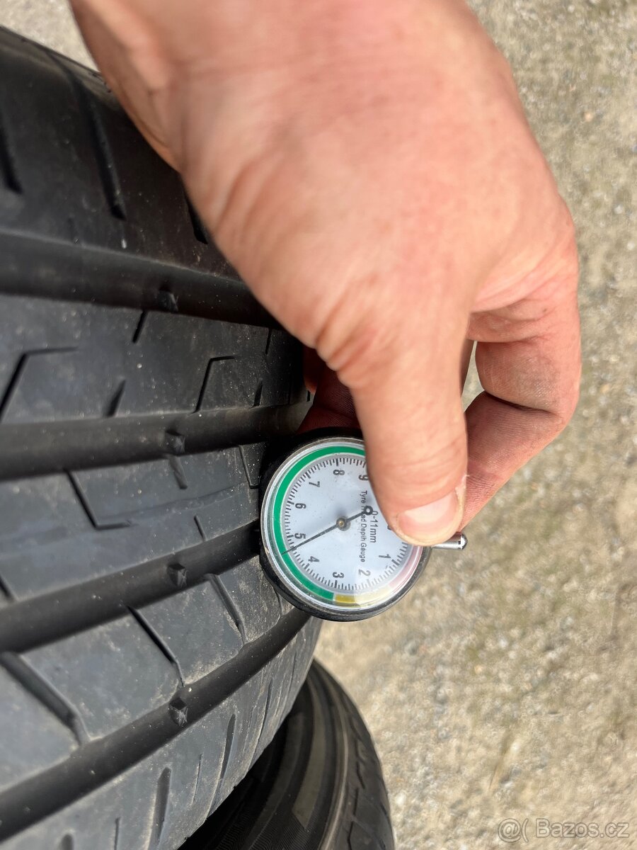 Pneu 205/55/17 - 2