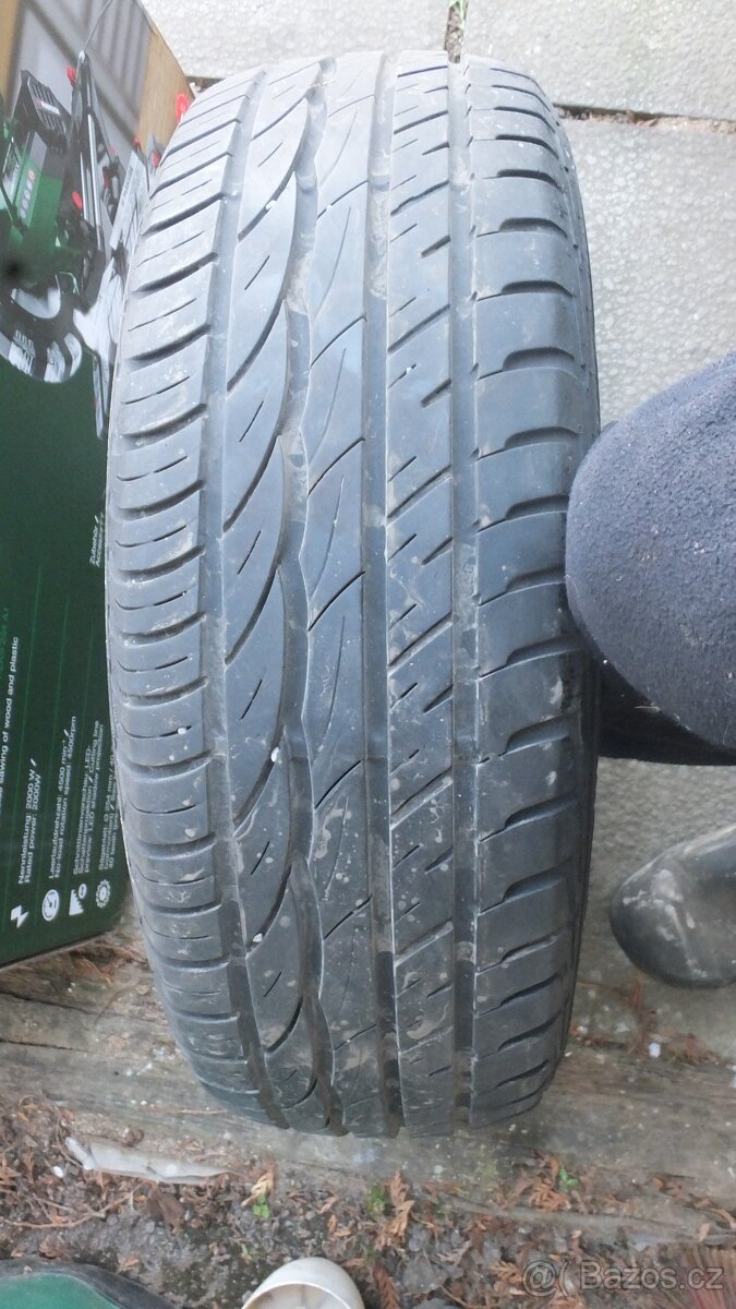 195/65 R15 - 2