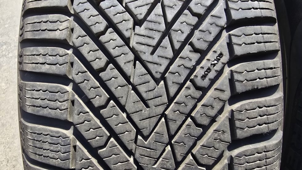 Zimní pneu 215/60/16 Pirelli - 2
