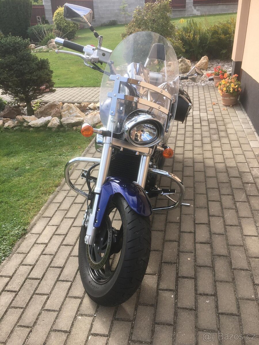 Suzuki Intruder M800 - 2