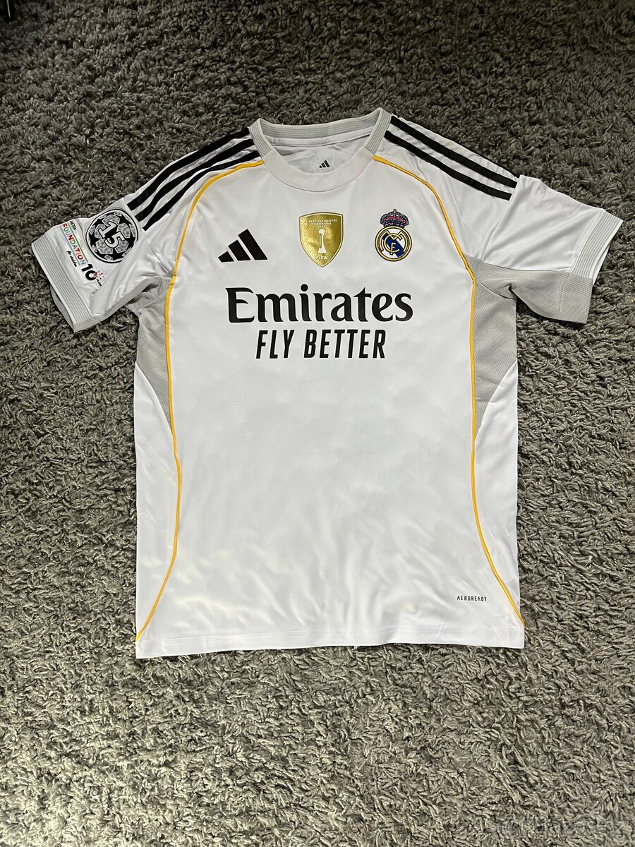 Mbappe Real Madrid dres - 2