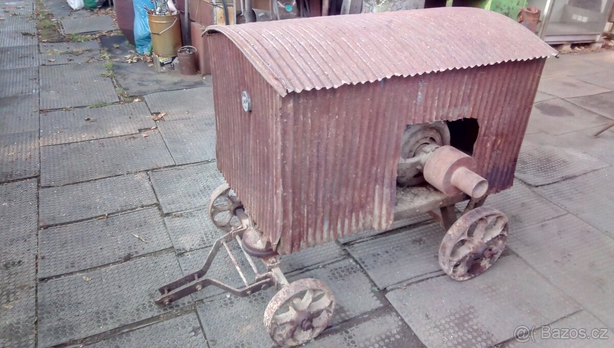 Motor SVET 1924 - pohon starých zemědělských strojů. - 2