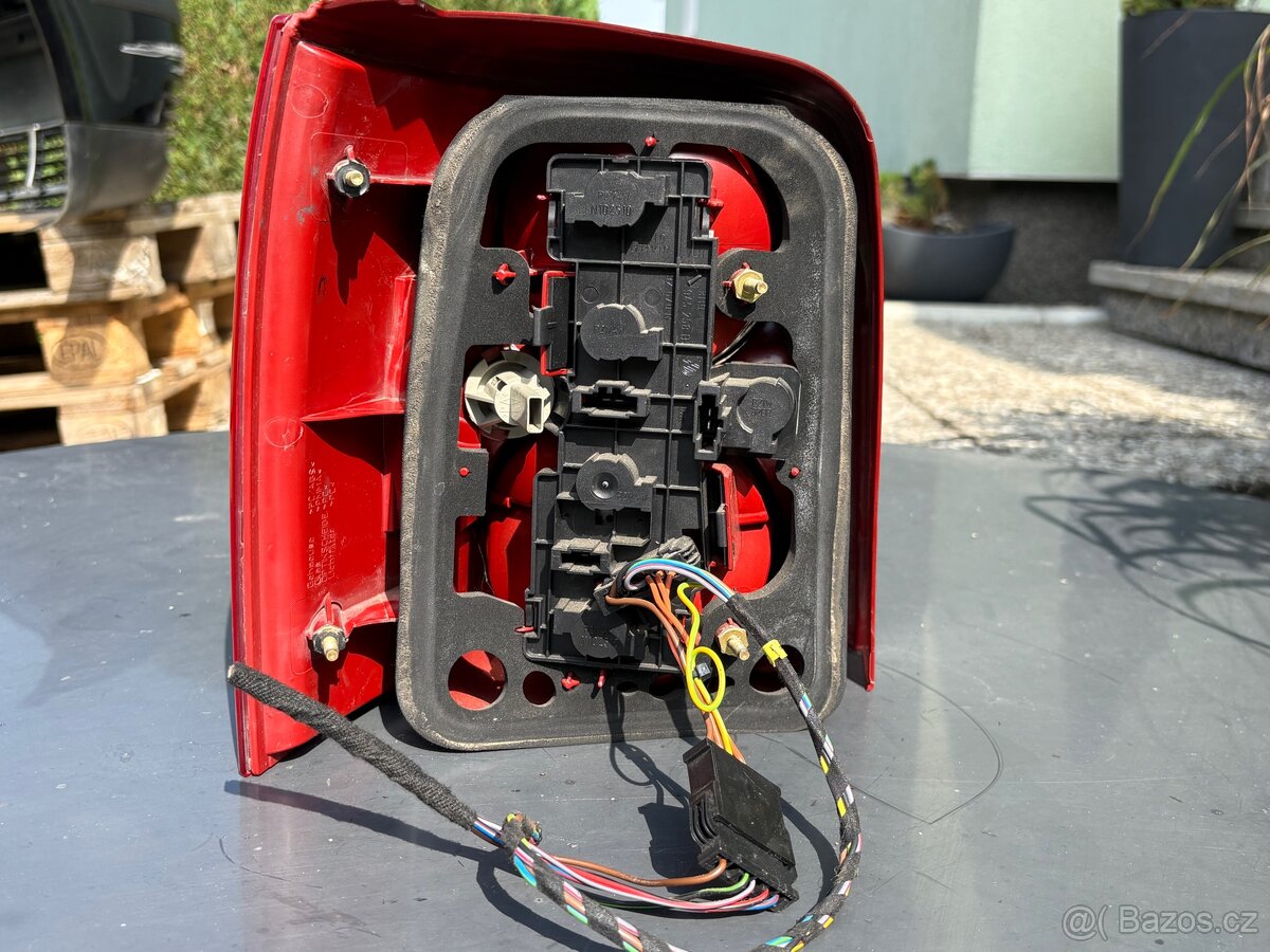 Zadní světlo na Volkswagen passat b5.5 r.v.2004 - 2