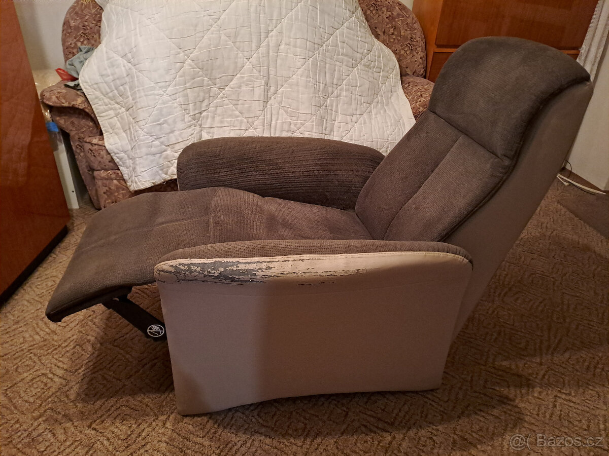 prodám mechanické polohovací křeslo k TV - 2