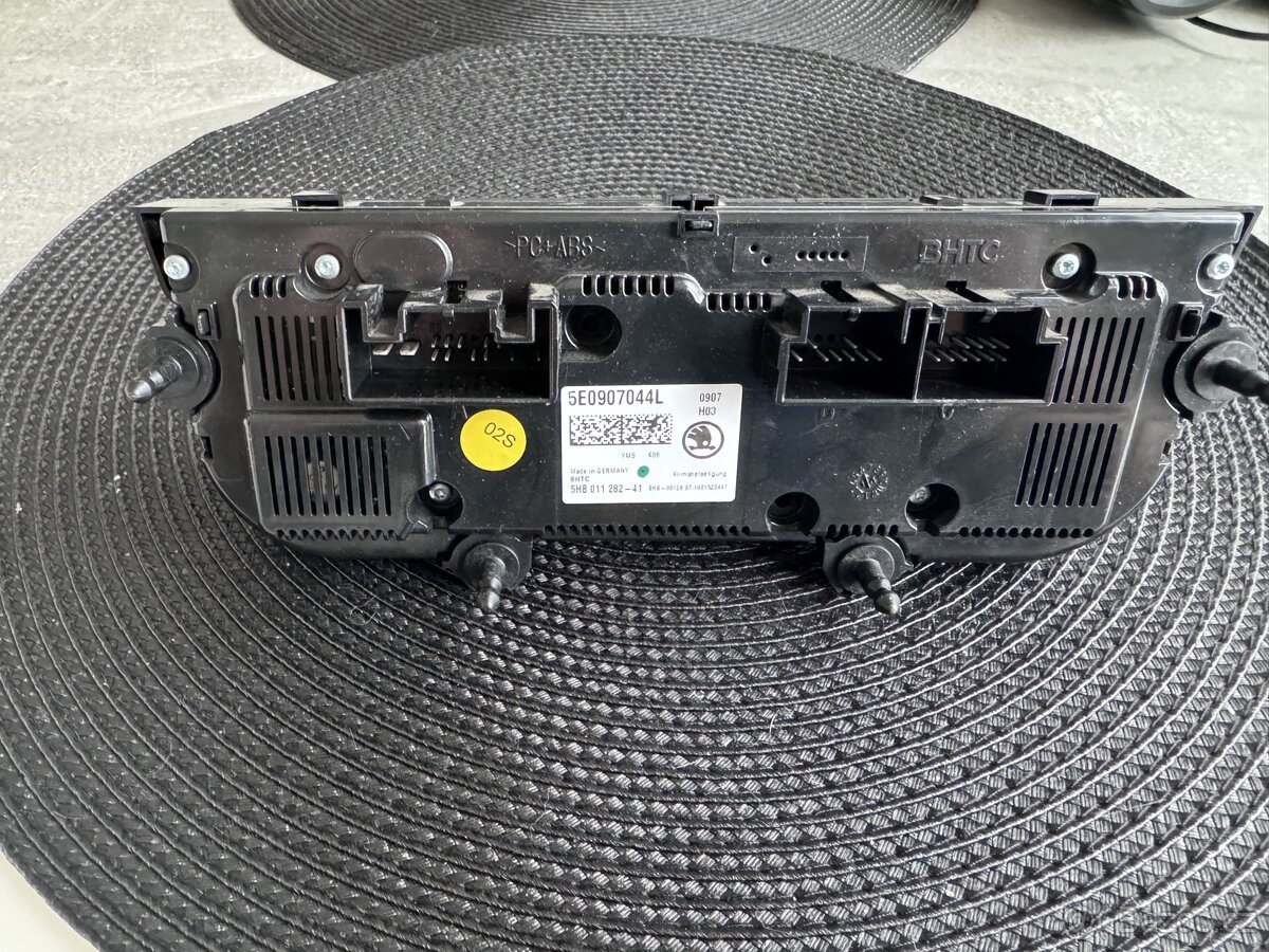 Panel klimatizace Octavia 3 - 2