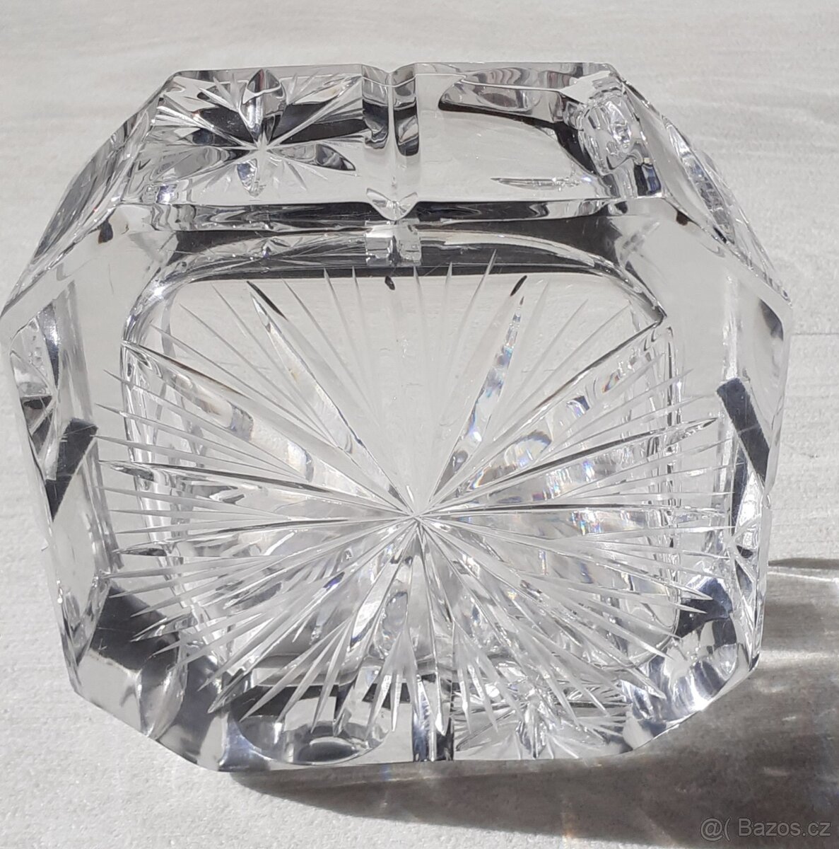 Krásný broušený popelník - 2