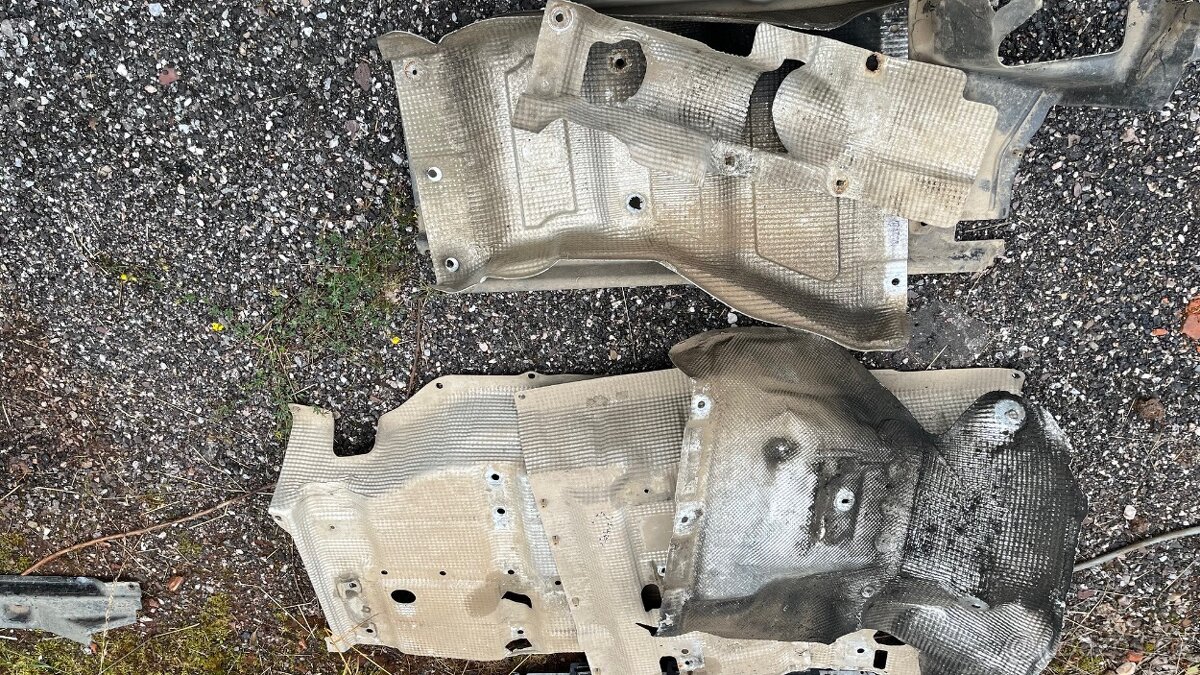 PODBĚHY - VW Multivan, Trasporter , Caravelle T5 - 2