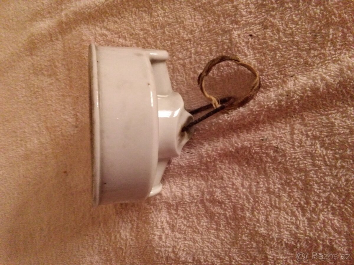 Porcelánová objímka - 2