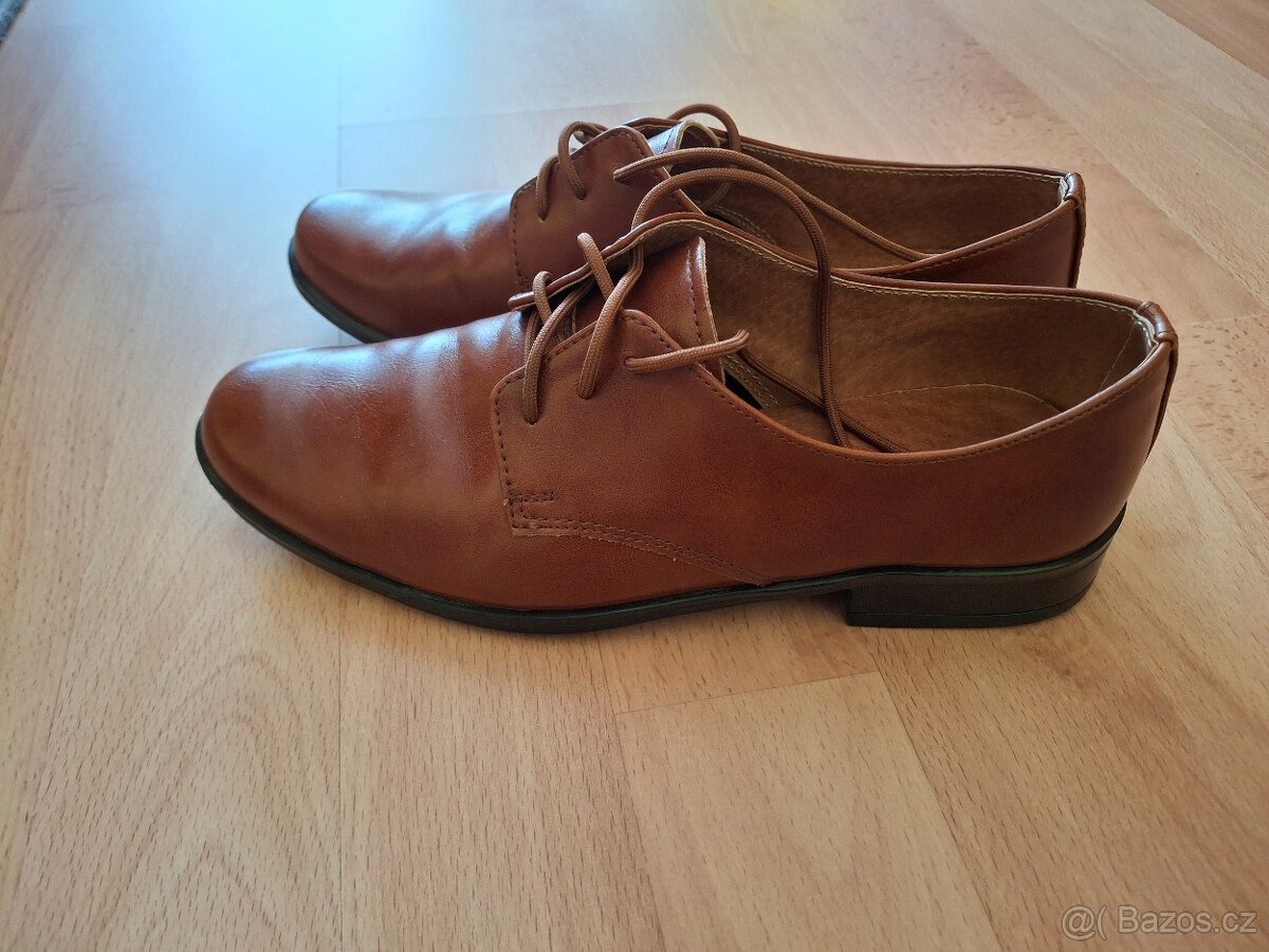 Oblek, košile a boty - 2