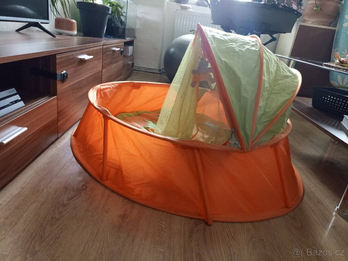 Skládací postýlka / ohrádka - 2