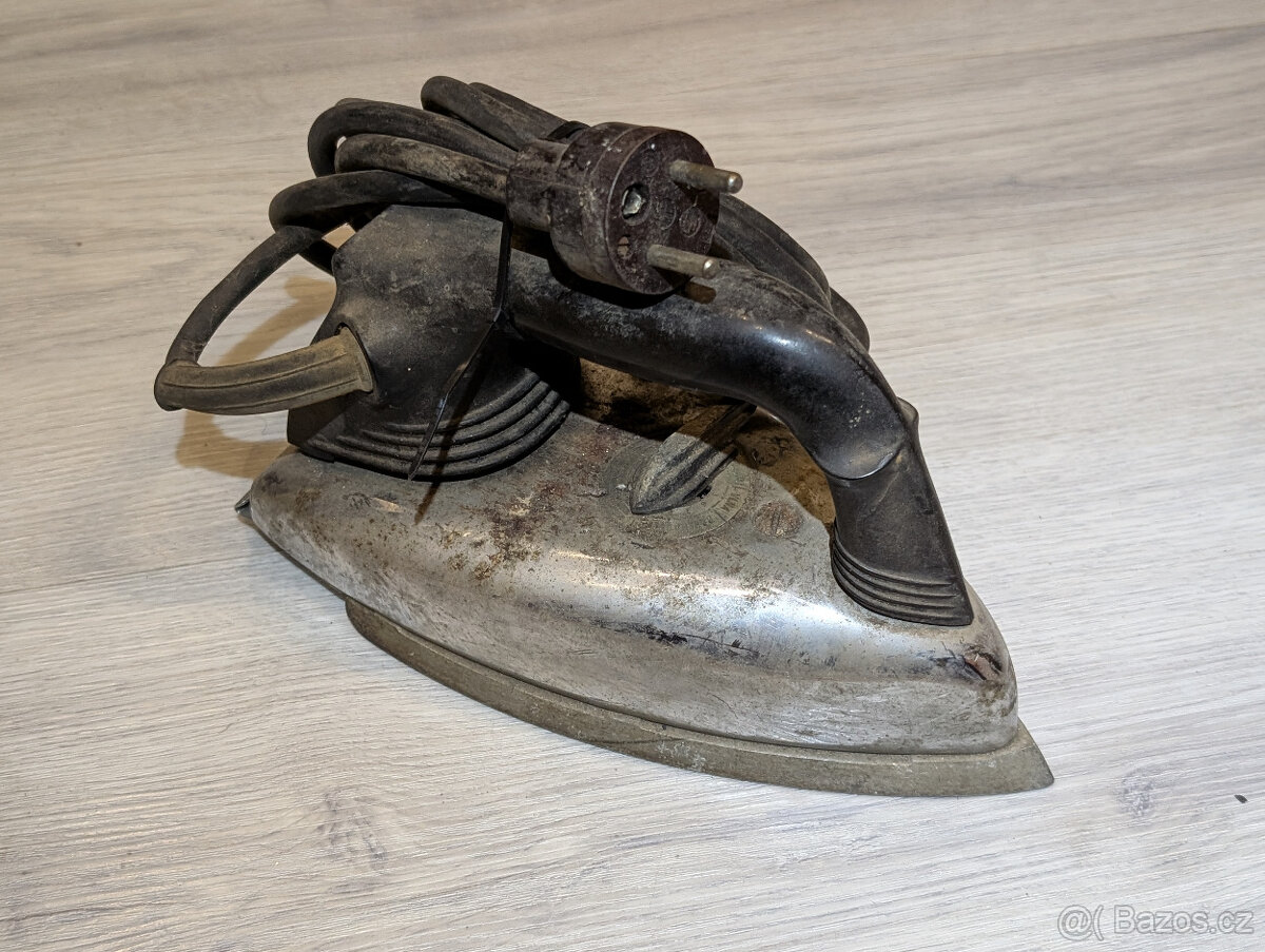 Žehlička retro - 2