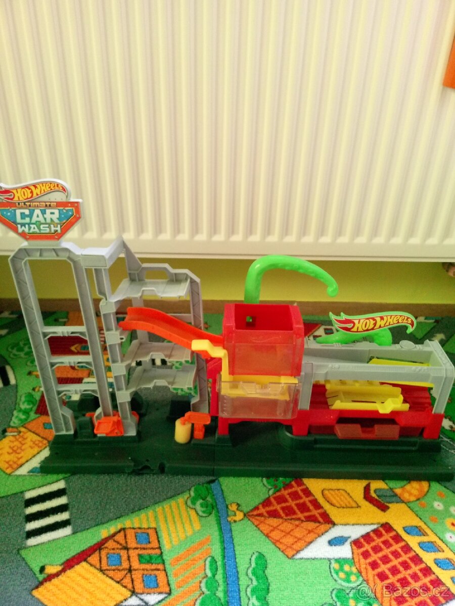 Hot wheels autodráha s chobotnicí - 2