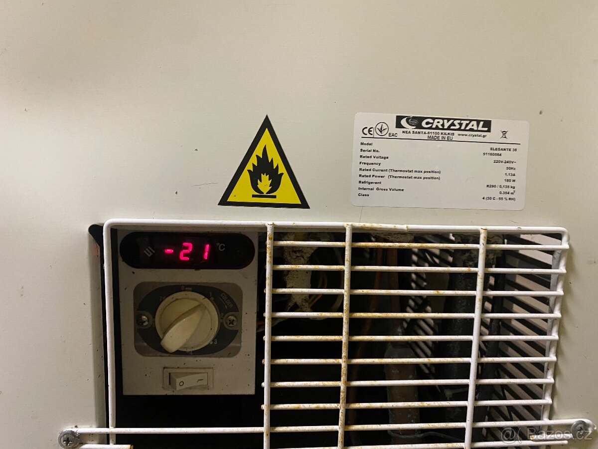 Vitrína na zmrzlinu - 2