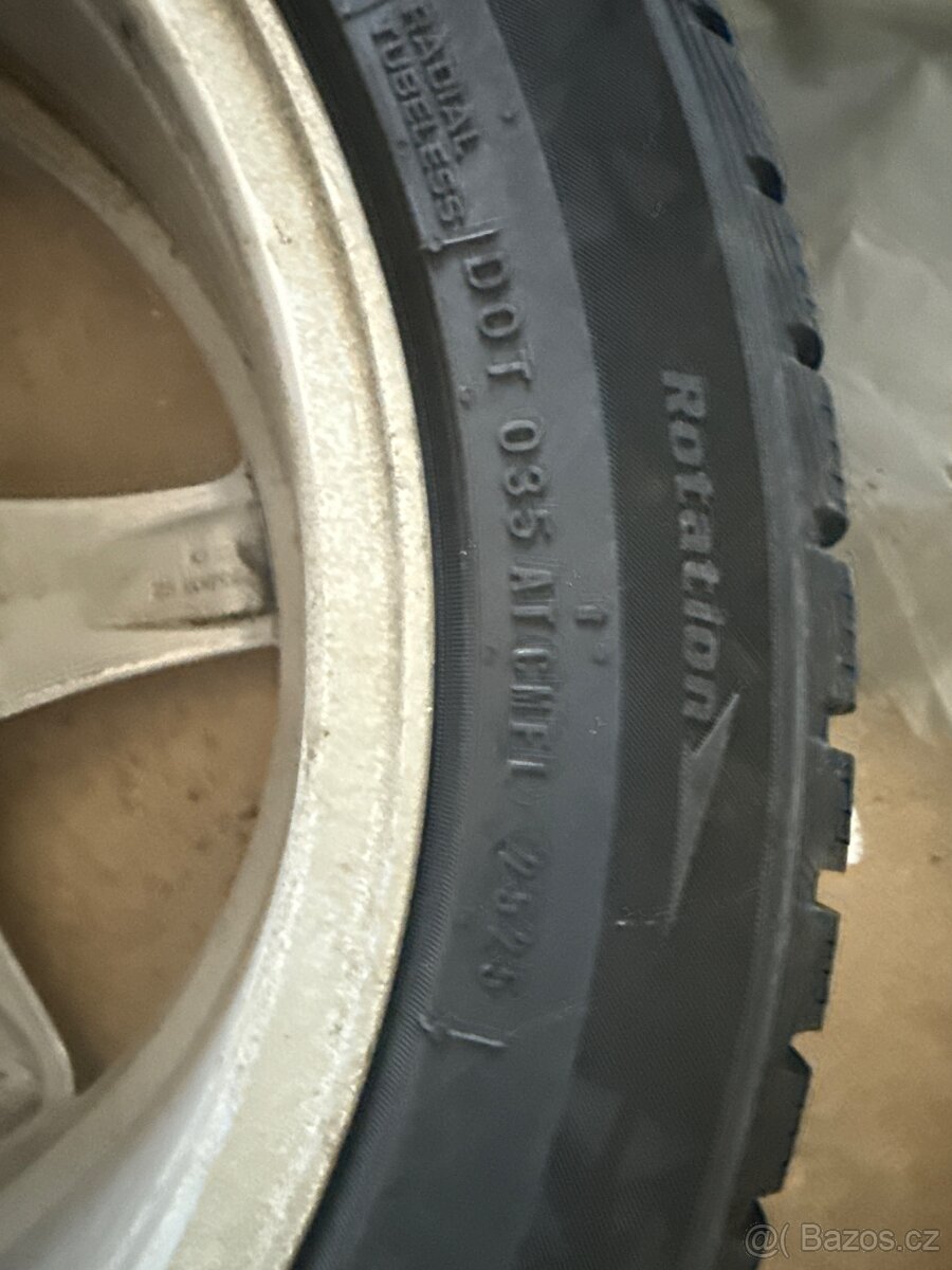 Zimní pneu 245/45R17 - 2