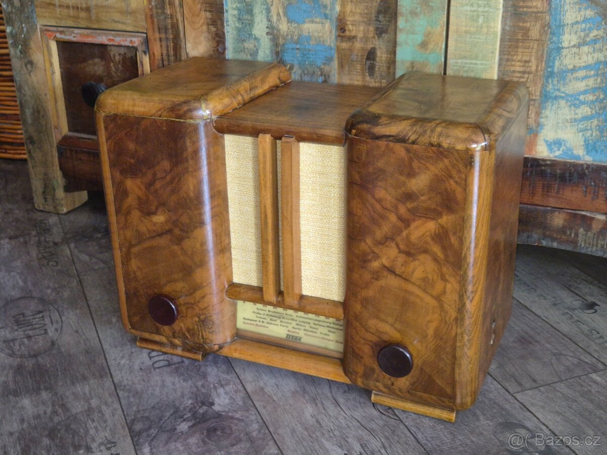 Staré rádio Titan 936 - 2