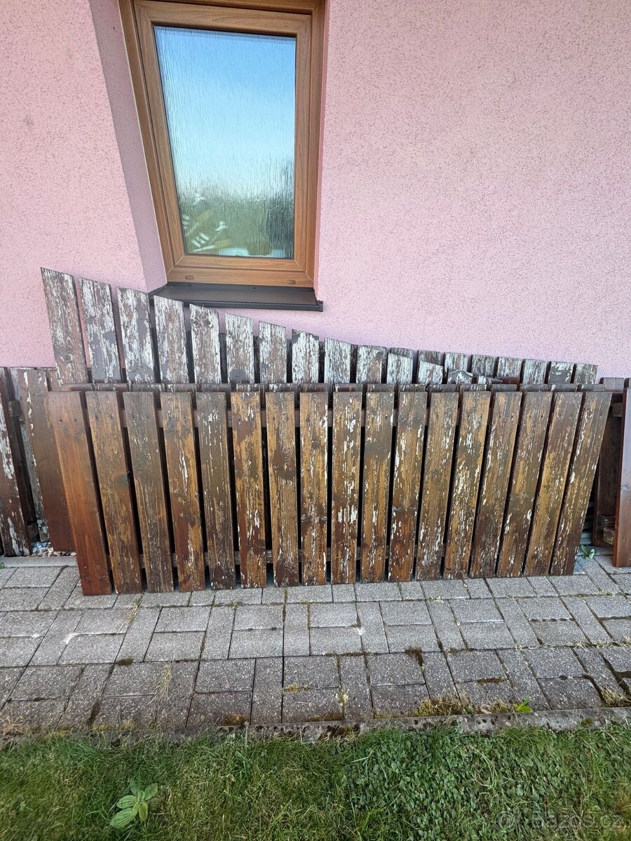 Dřevěné plotové pole - 2