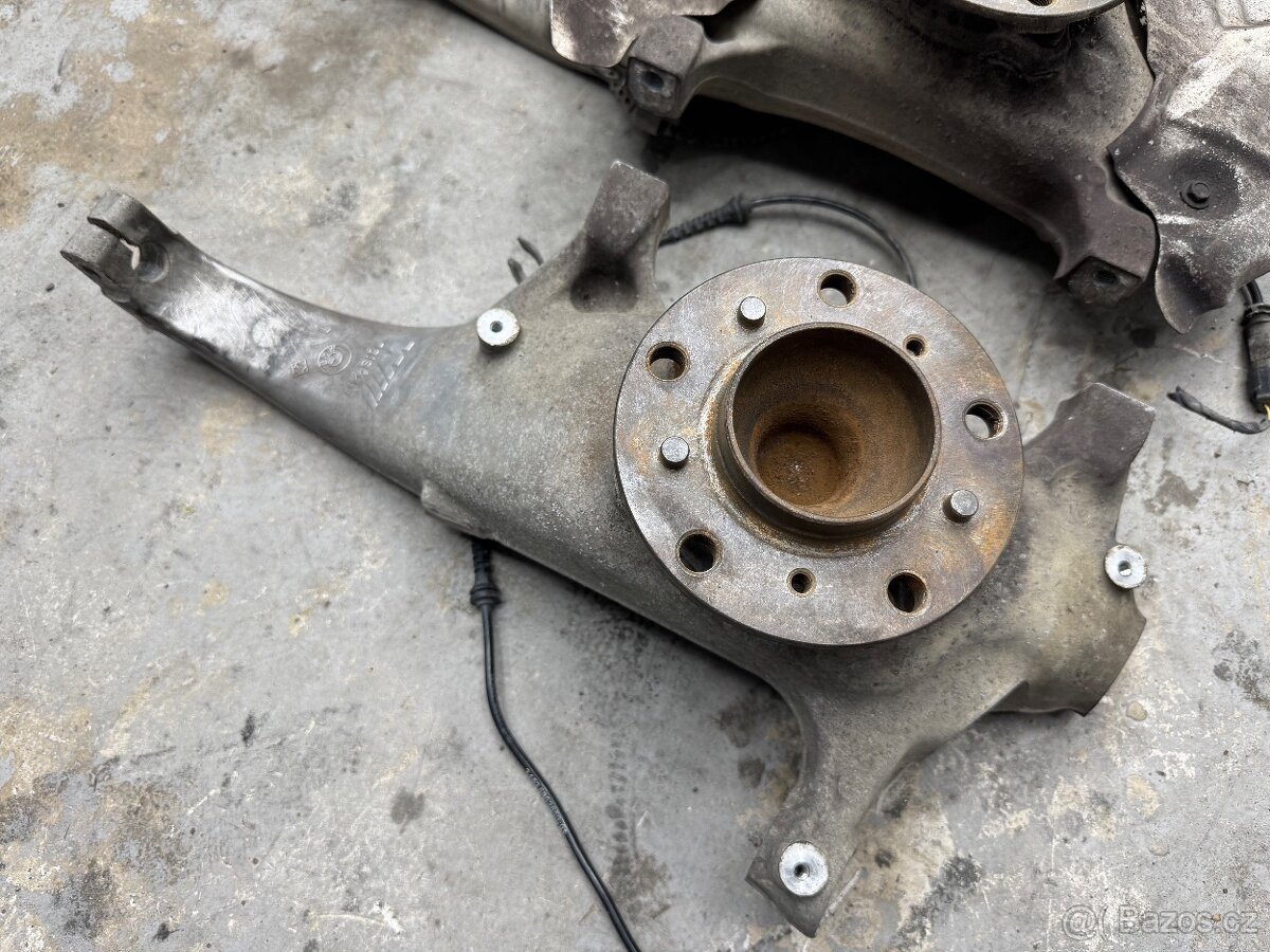 BMW F10 M5 / M6 přední tehlice - 2