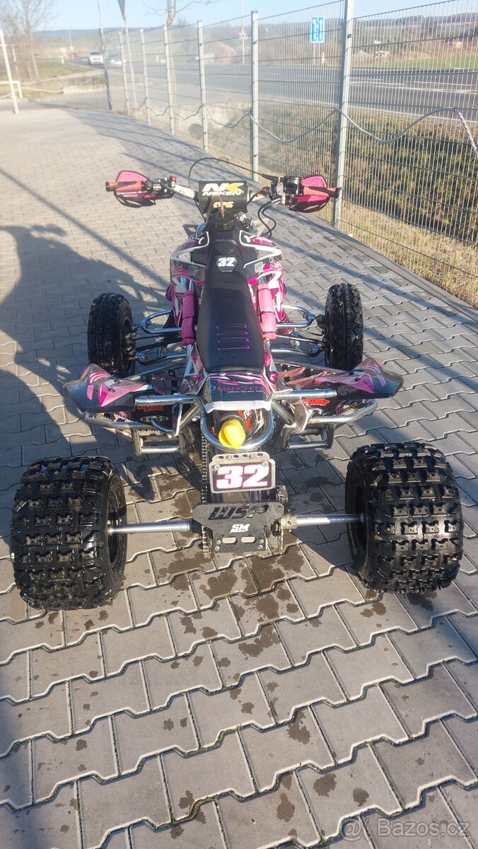 Juniorská závodní čtyřkolka