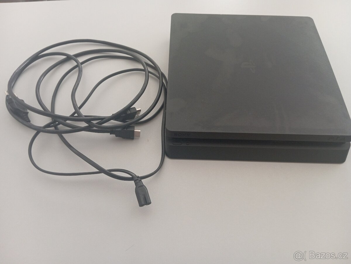 PS 4 slim - 2