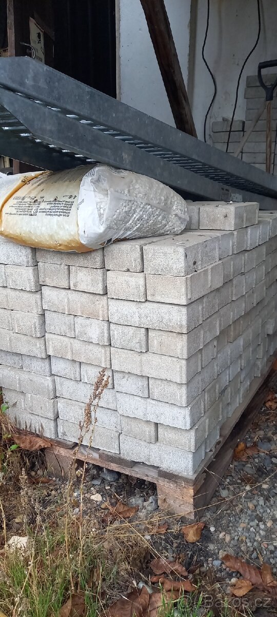 Dlažební betonové kostky - 2