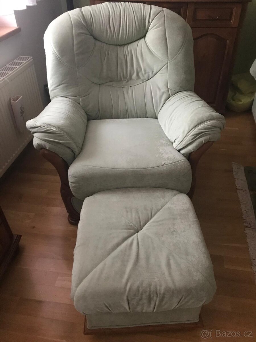 Rohová sedací souprava, křeslo a taburet - 2