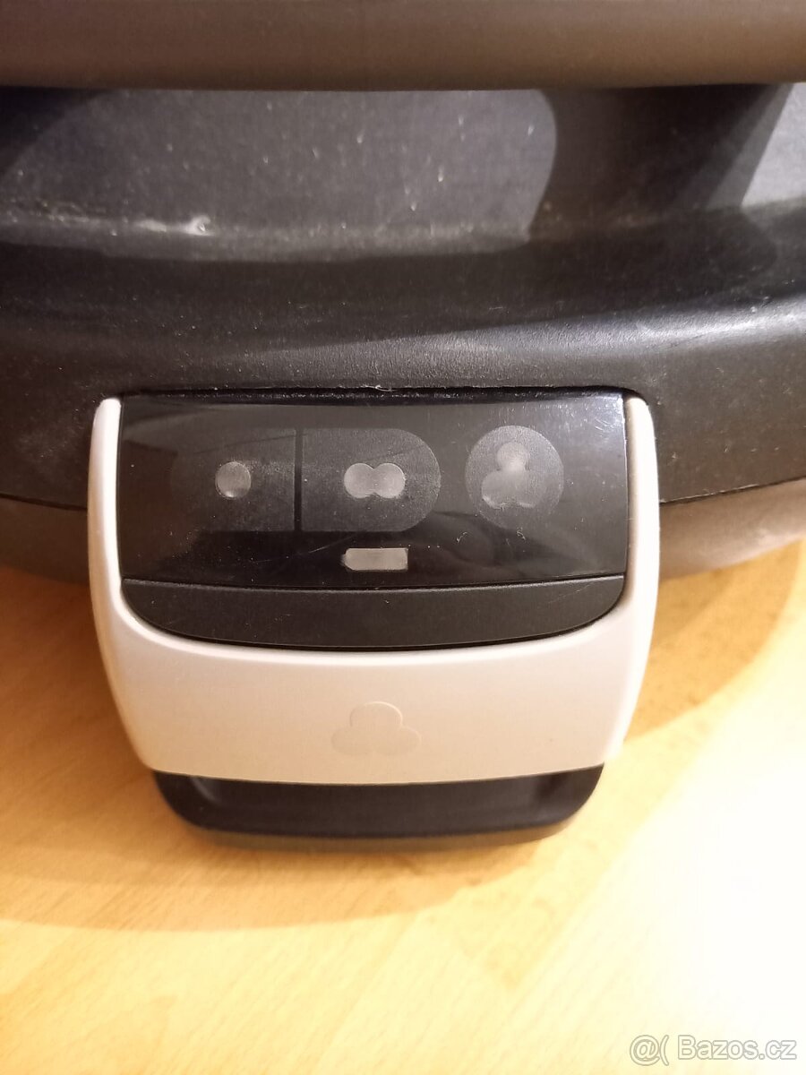 Isofix základna Maxi Cosi s autosedačkou - 2