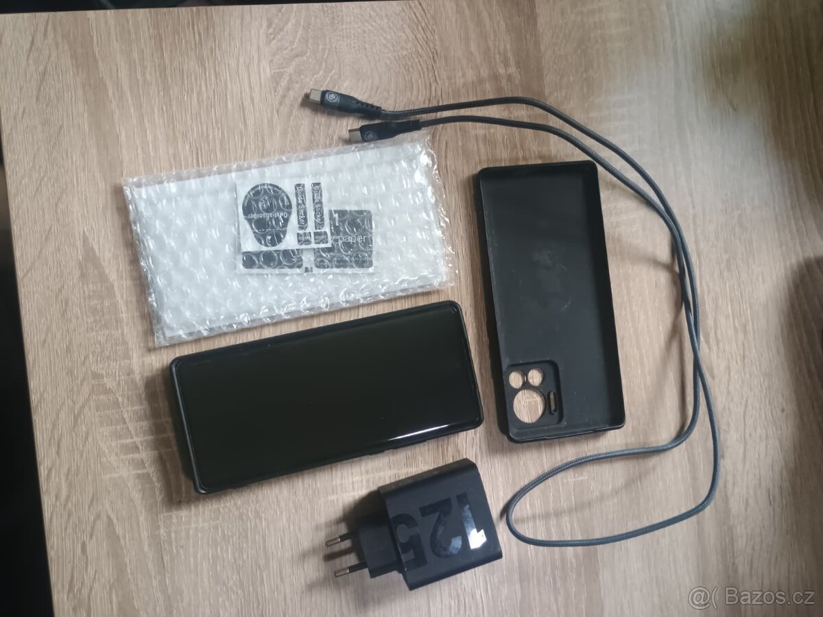 Motorola Edge 30 Ultra 12/256gb (TOP Stav) + Tvrzené sklo - 2