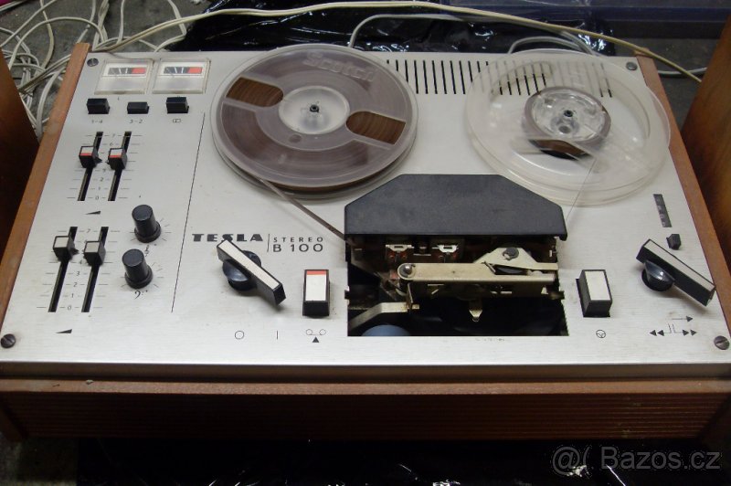 Magnetofon Tesla s bednickama - 2