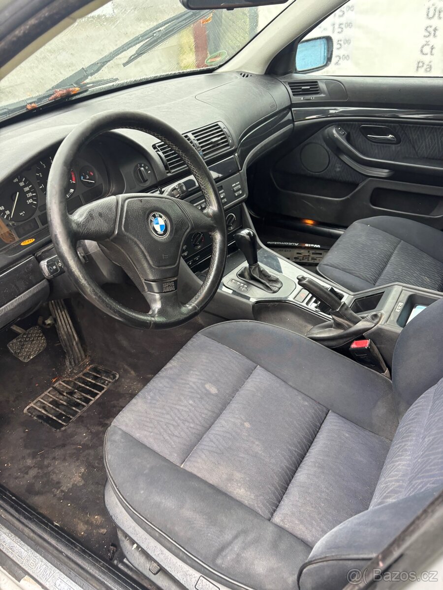 Náhradní díly BMW 523i - 2