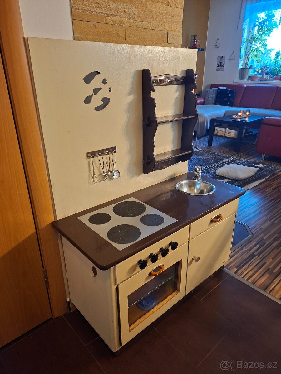 Dřevěná dětská kuchyňka - 2