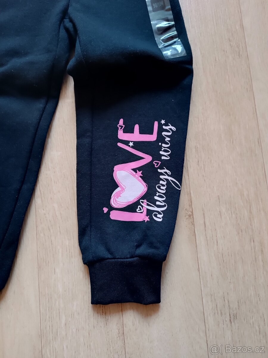 Tepláky nové 98/104 - 2