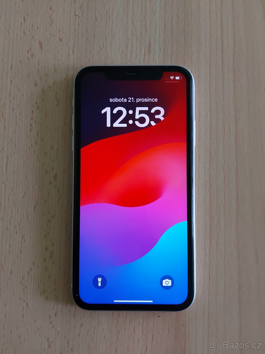 iPhone XR 64GB bílý - stav jako nový - 2