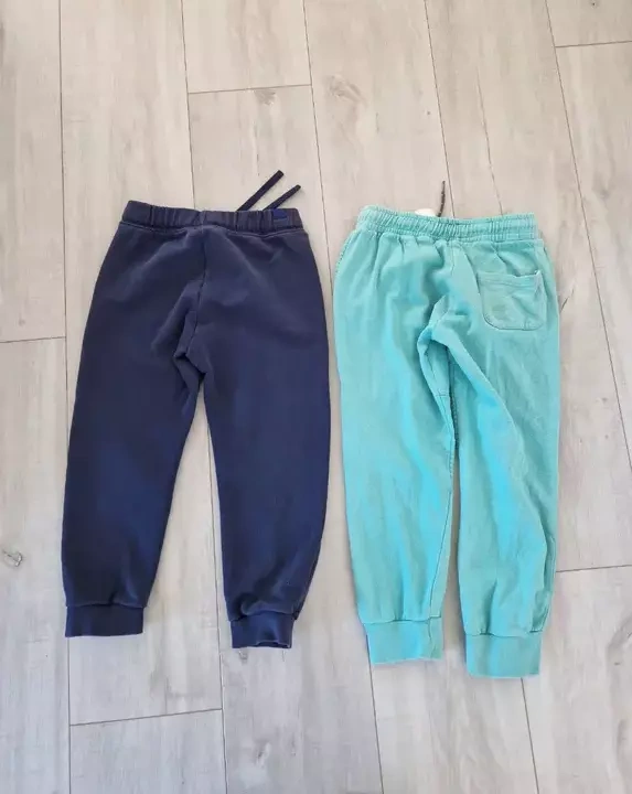 Dvoje tepláky, vel.116 - modré a zelené - 2