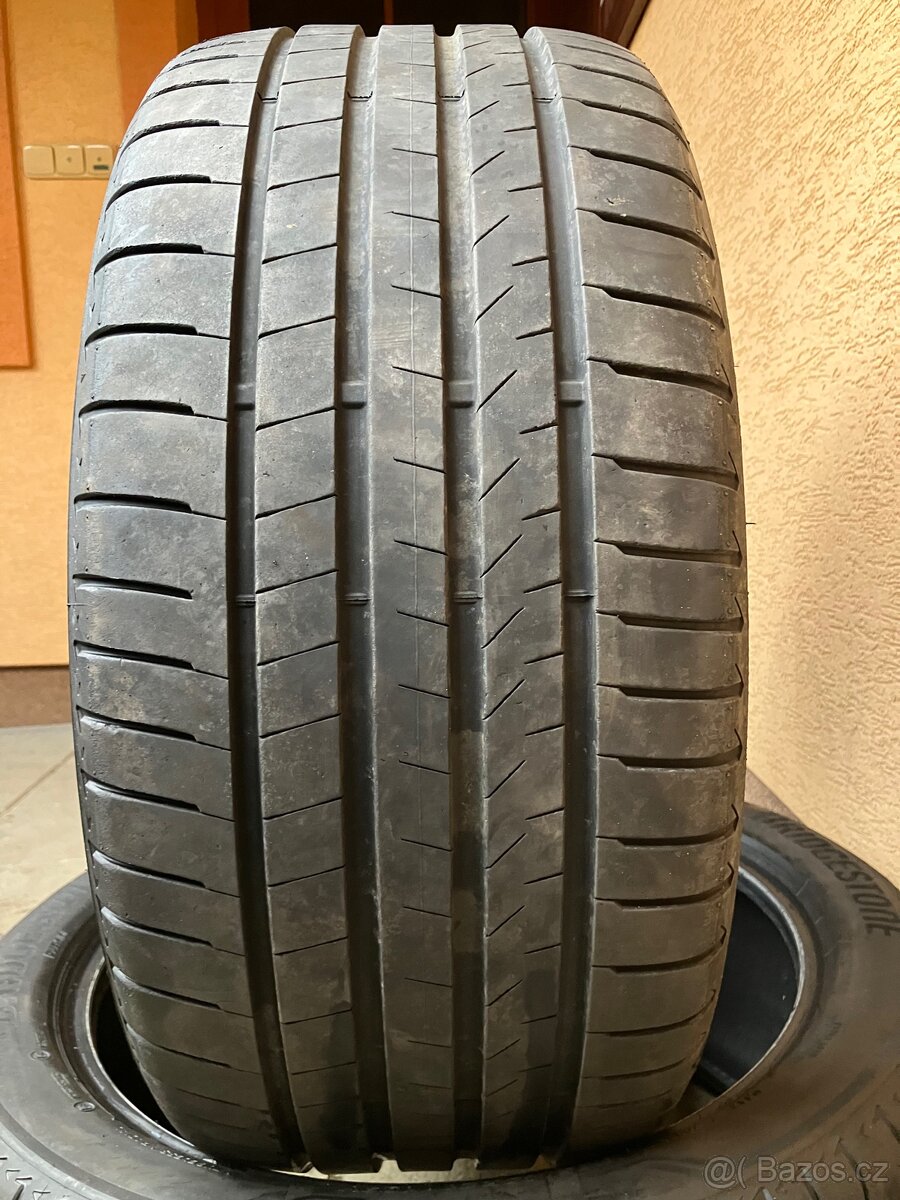 Letní BRIDGESTONE 285/40/21 - 2