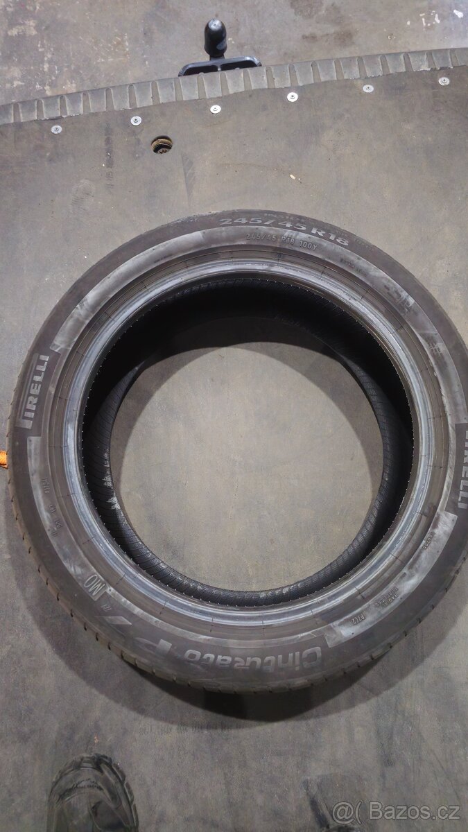 Pirelli 245/45 R19 - 2