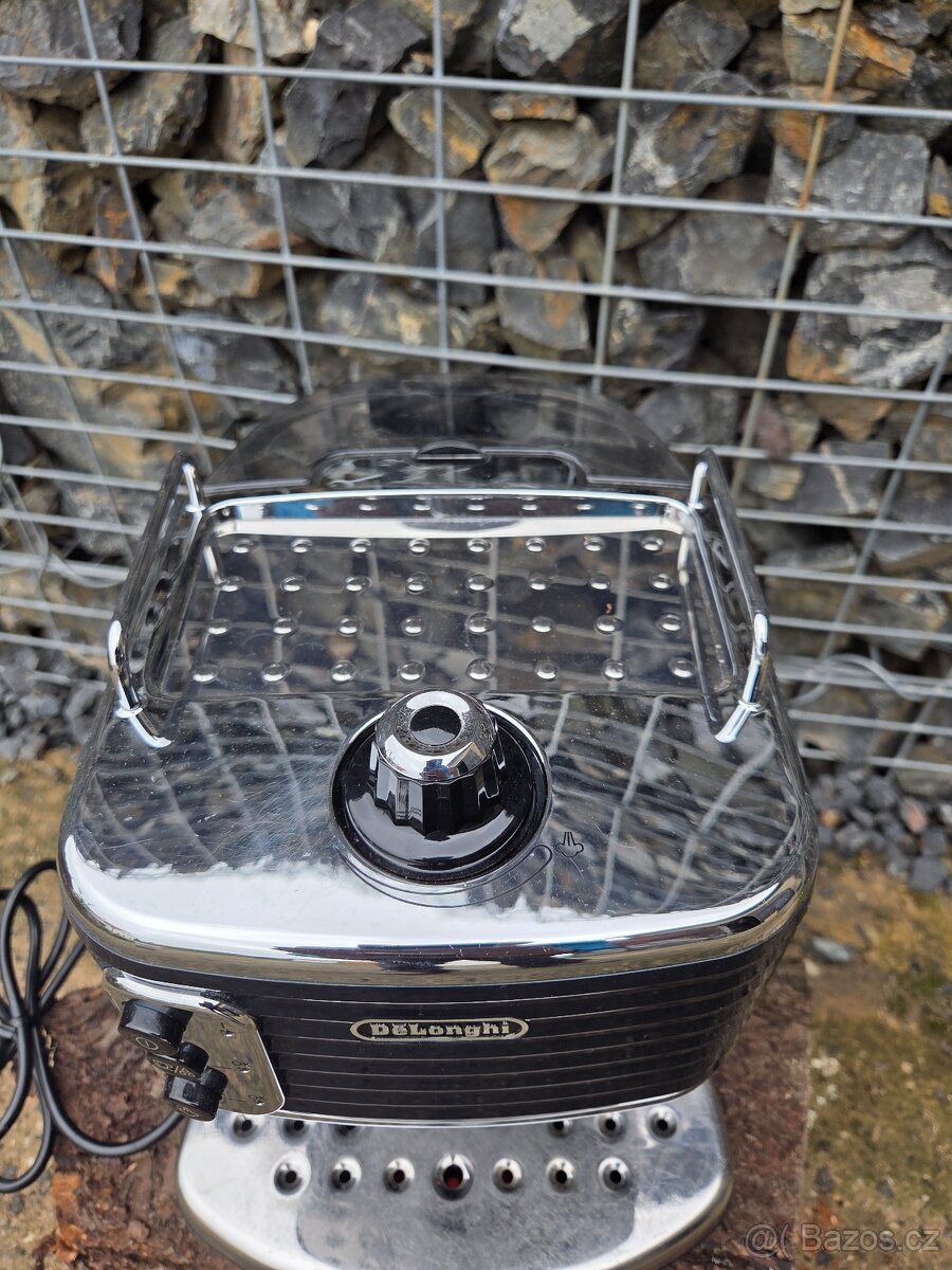 Pákový kávovar DeLonghi - 2