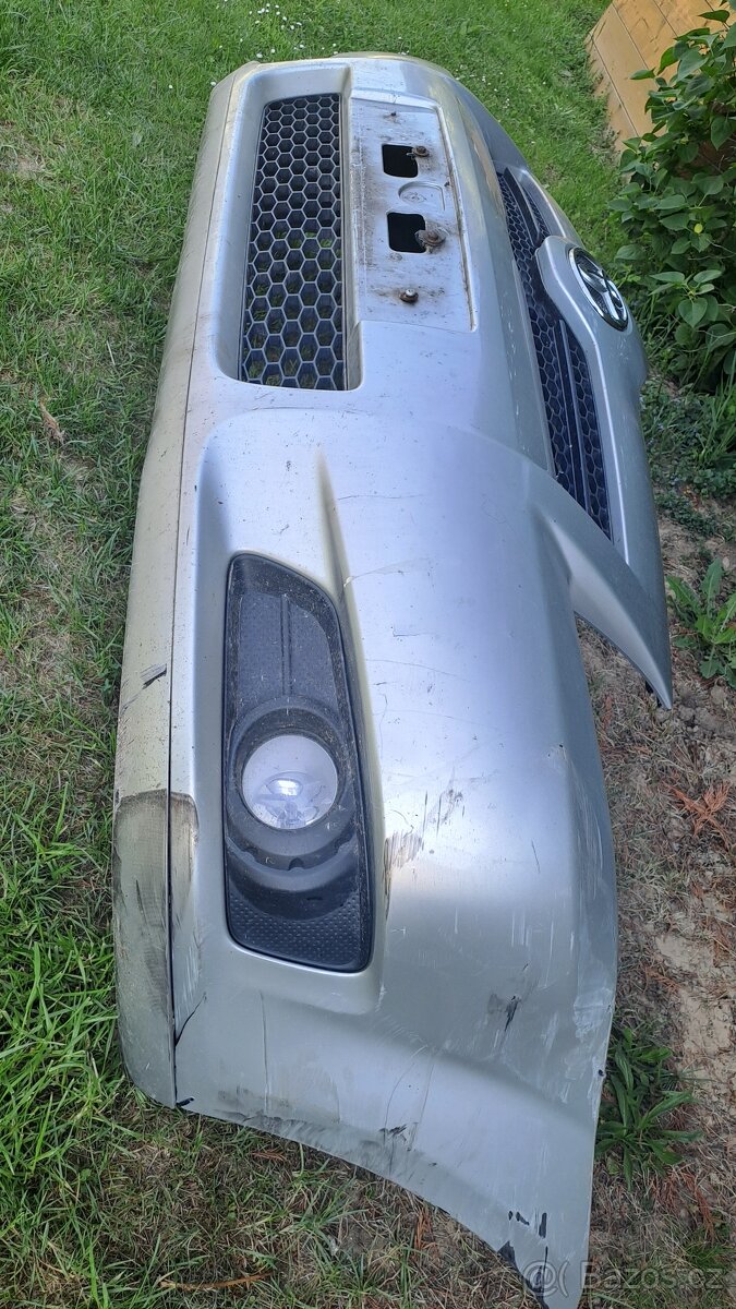 Díly nárazníku Toyota corolla verso 07-09 - 2