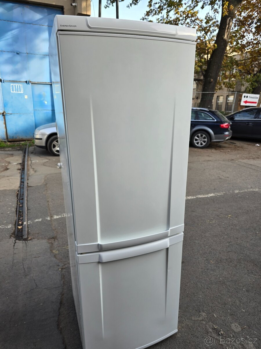 Lednice Elektrolux 60x60 výška 175 cm - 2