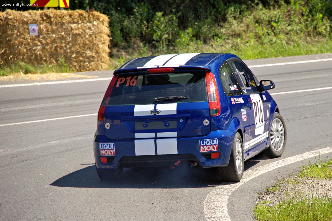 Ford Fiesta ST150 rally - 2