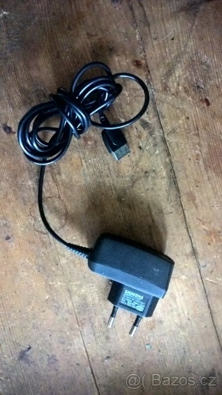 Prodám nabíječku mobilního tel. SIEMENS starší typ koncovky - 2