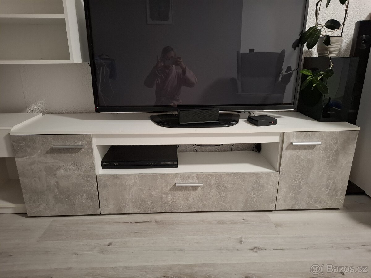 Obývací stěna - 2