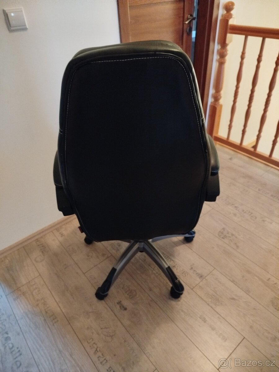 Kancelářské křeslo - 2