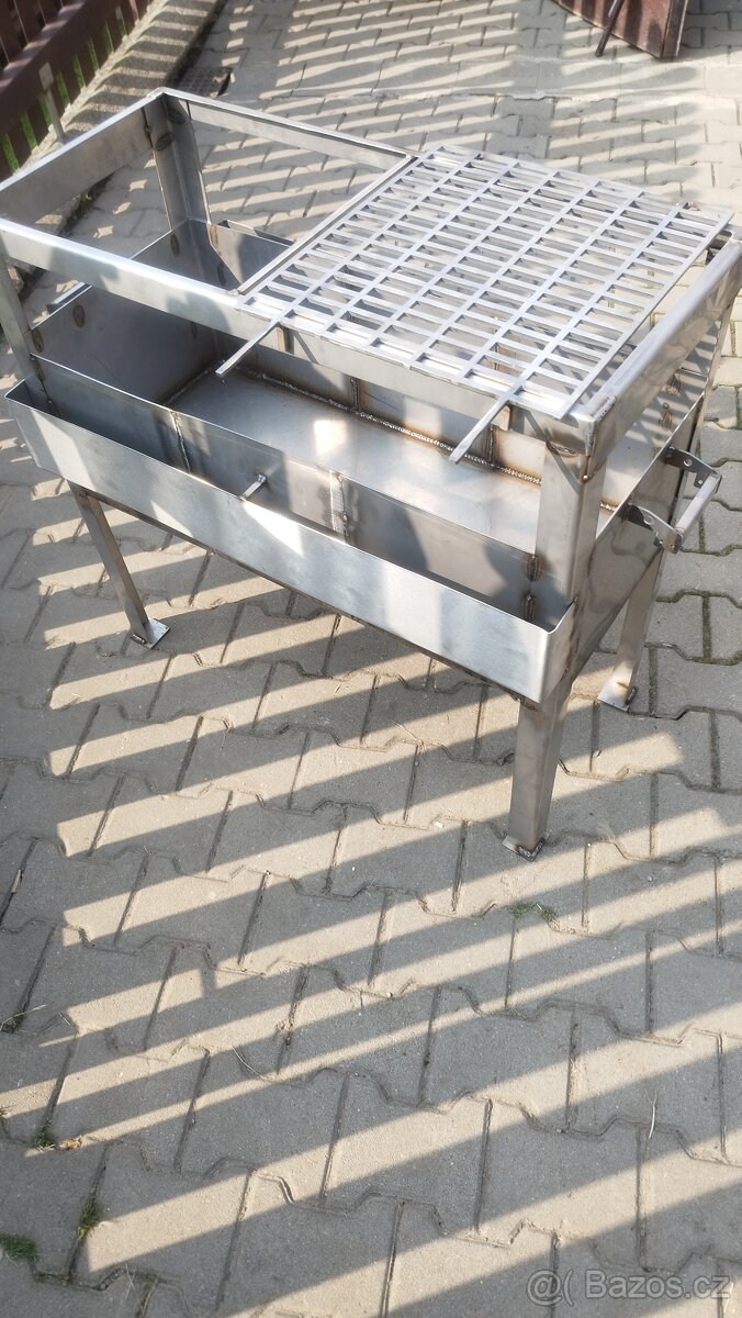 Gril na klobásy, makrely, špíz - 2