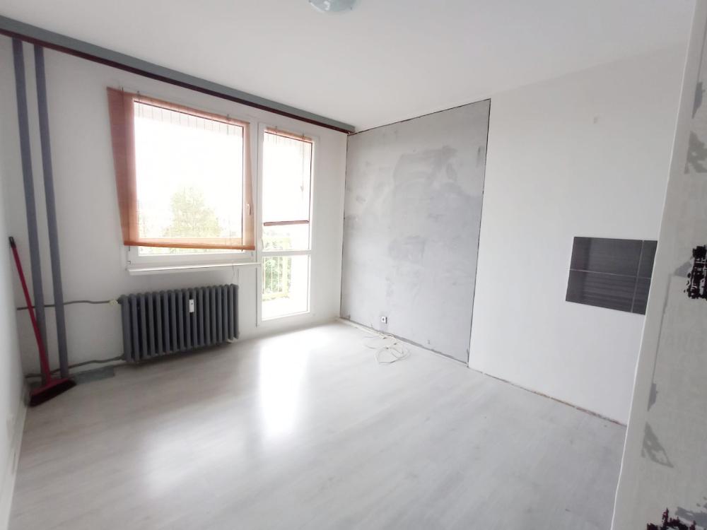 Prodej bytu 1+1 s balkonem, Růžová 1237/2, Most - 2